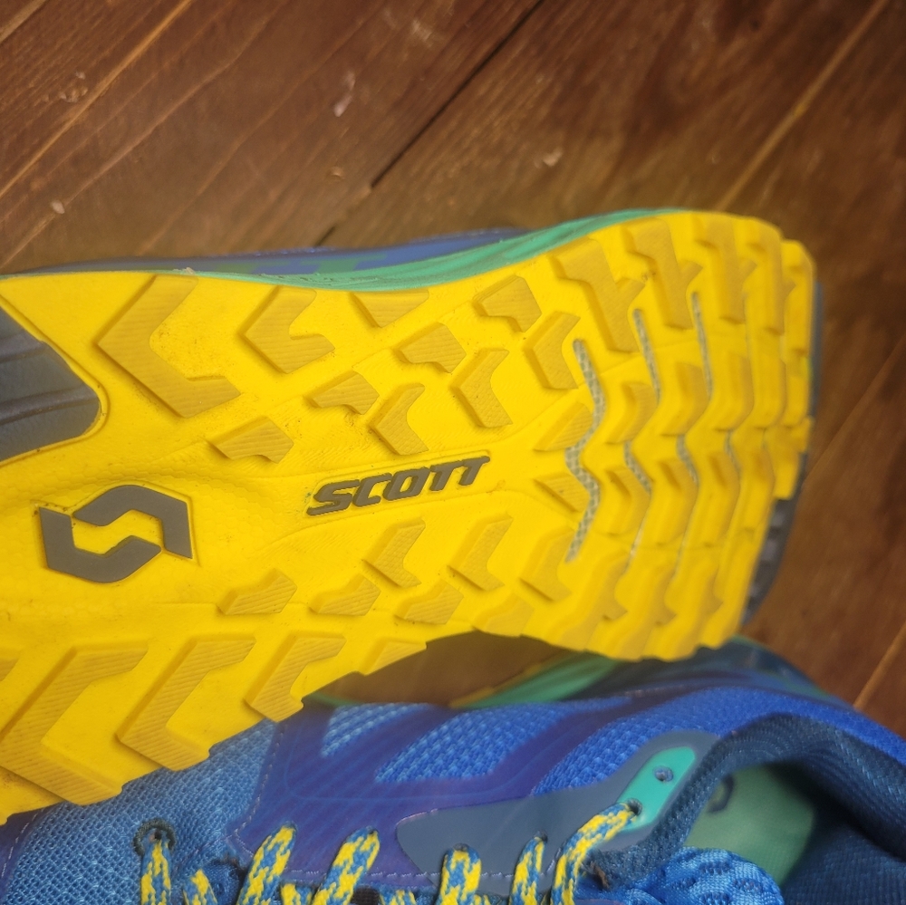 Womans Size 7.5 Trail/Walking/Running Shoes plus - Picture 8 of 15